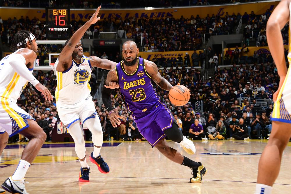 体育山东男篮输掉卡位关键战 进军季后赛依旧有戏